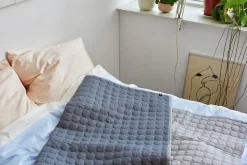 - Sengetæppe - Mega Dot - Dark Grey -195 x 245 cm*Hay Outlet