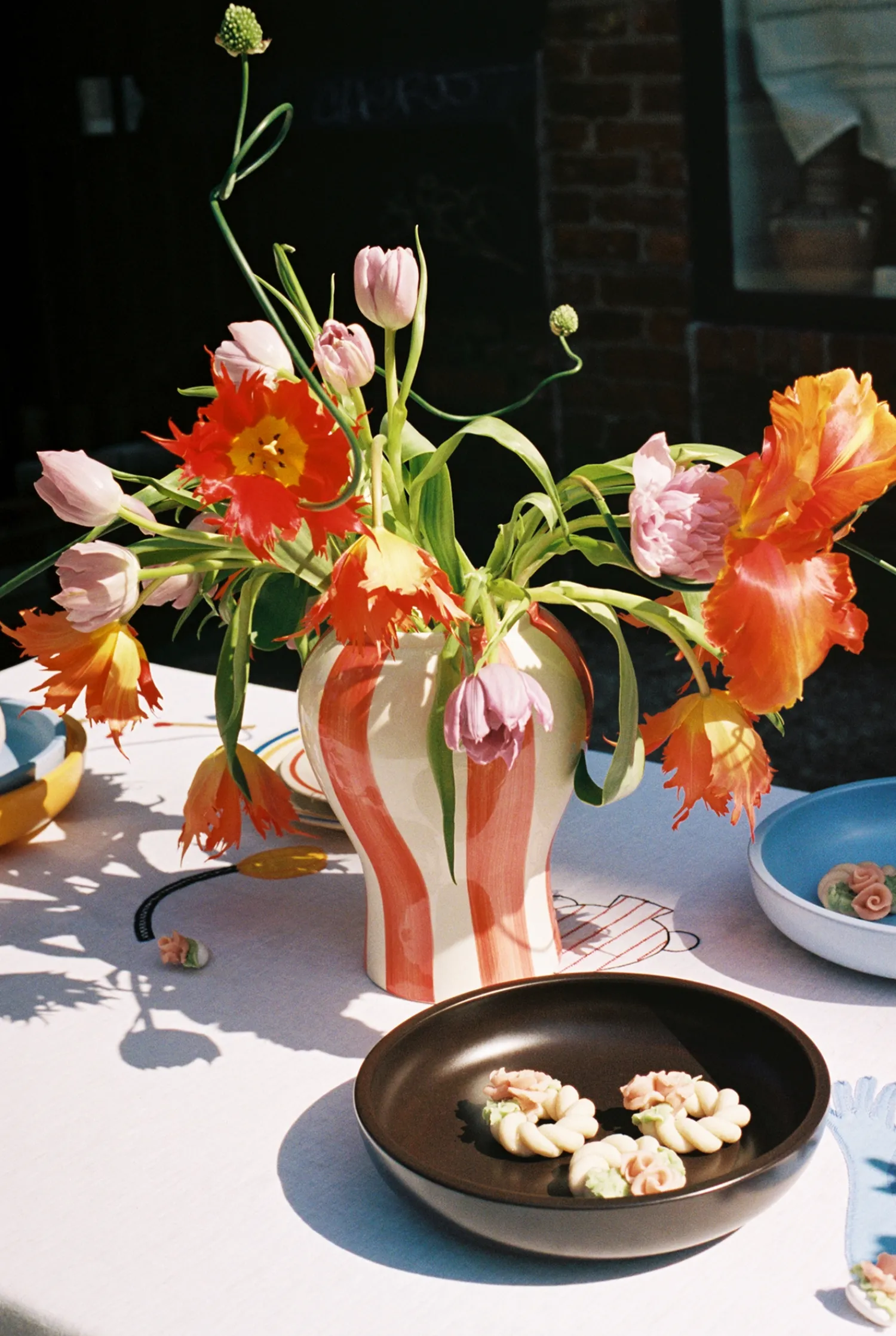 - Sobremesa Stribe Vase - Small - Rød^Hay Sale