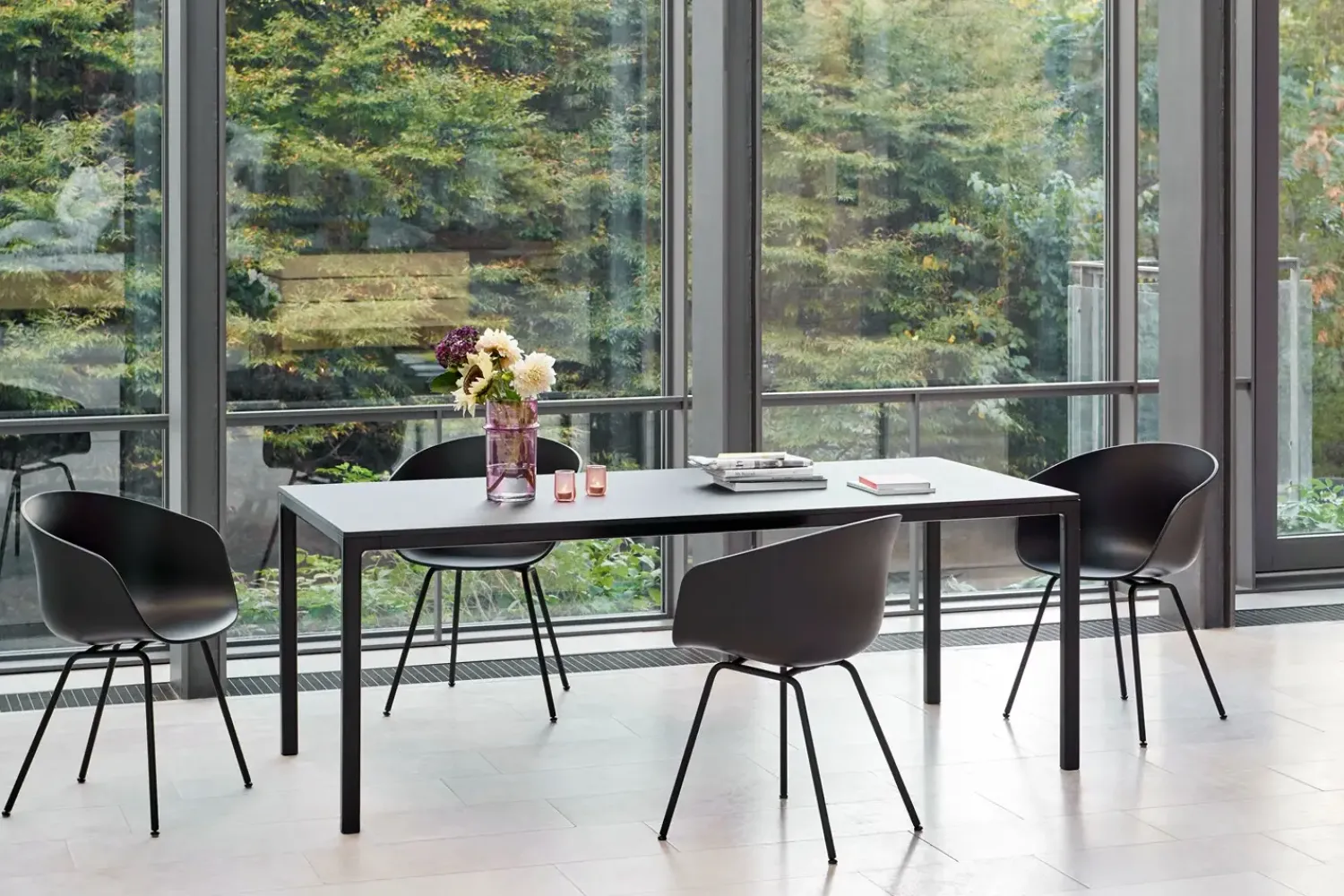 - Stol AAC26 - sort med sorte ben - about a chair AAC 26*Hay Online