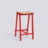- Taburete 8 Bar Stool - Signal Red - Lacquered Oak Veneer Seat - Lav model 65 cm*Hay Best