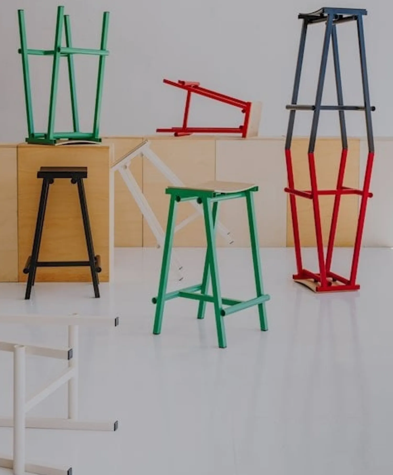 - Taburete 8 Bar Stool - Black - Black Lacquered Oak Veneer Seat - Høj model 75 cm*Hay Hot