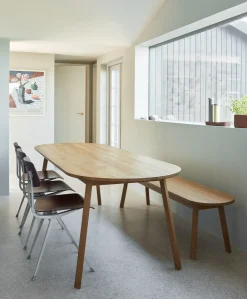 - Triangle Leg Bench - Eg med vandbaseret lak - L150*Hay Hot