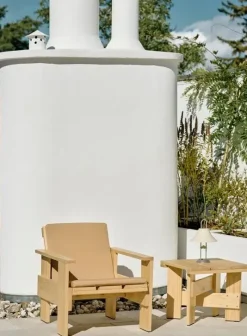 Crate Lounge Chair - Lakeret fyrretræ / Lacquered pinewood^Hay Sale