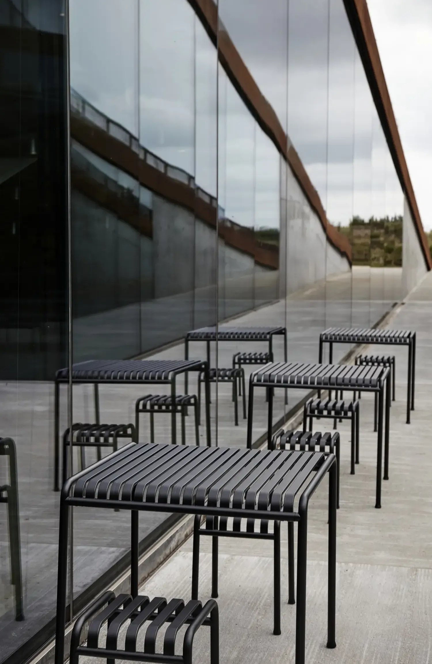 havebord - Palissade bord, small - Anthracite*Hay Outlet