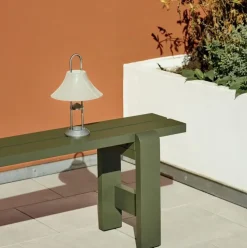 Weekday bænk - 140 cm - Oliven - Lakeret Fyrretræ^Hay New