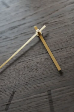 - Vægur - Dark Oak - Mørk Eg/Kobber - Ø28 cm*Hemverk New