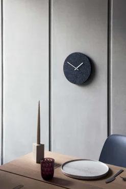 - Vægur - Felt grå - Ø28 cm - Sølv visere^Hemverk Online