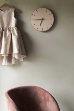 - Vægur - Lys Eg/Powder Dusty Rose - Sølv visere - Ø28 cm^Hemverk