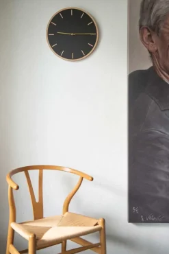 - Vægur - Lys Eg/Sort - Sølv visere - Ø28 cm^Hemverk Hot