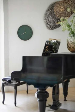 - Vægur - Mørk Eg/Conifer Grøn - Sorte visere - Ø38 cm^Hemverk Best