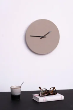 - Vægur - Shape Chocolate - Sølv visere - Ø38 cm^Hemverk Discount