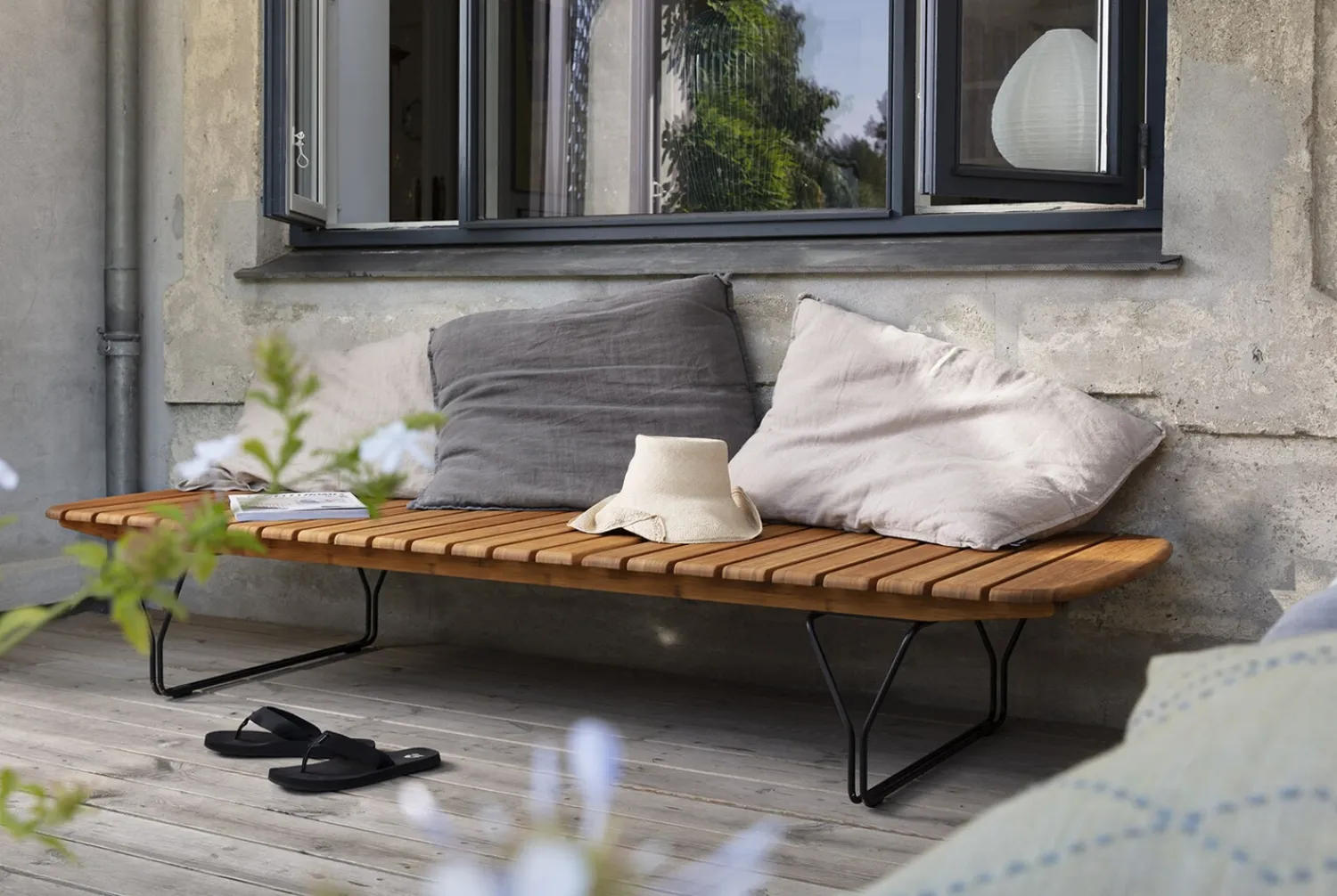 - MOLO Sunbed - Bamboo. Frame*Houe Clearance