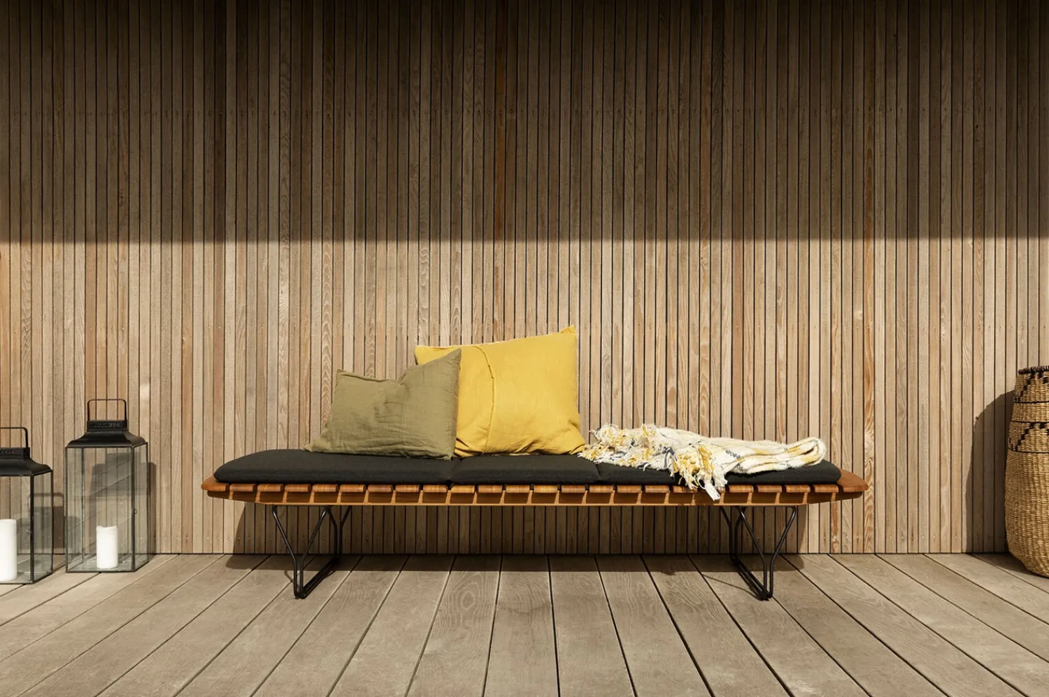 - MOLO Sunbed Cushion - Char. Fabric*Houe Clearance