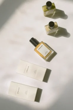 - Neglelak, Marzipan^J. Hannah Best