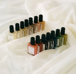 - Neglelak, Marzipan^J. Hannah Best