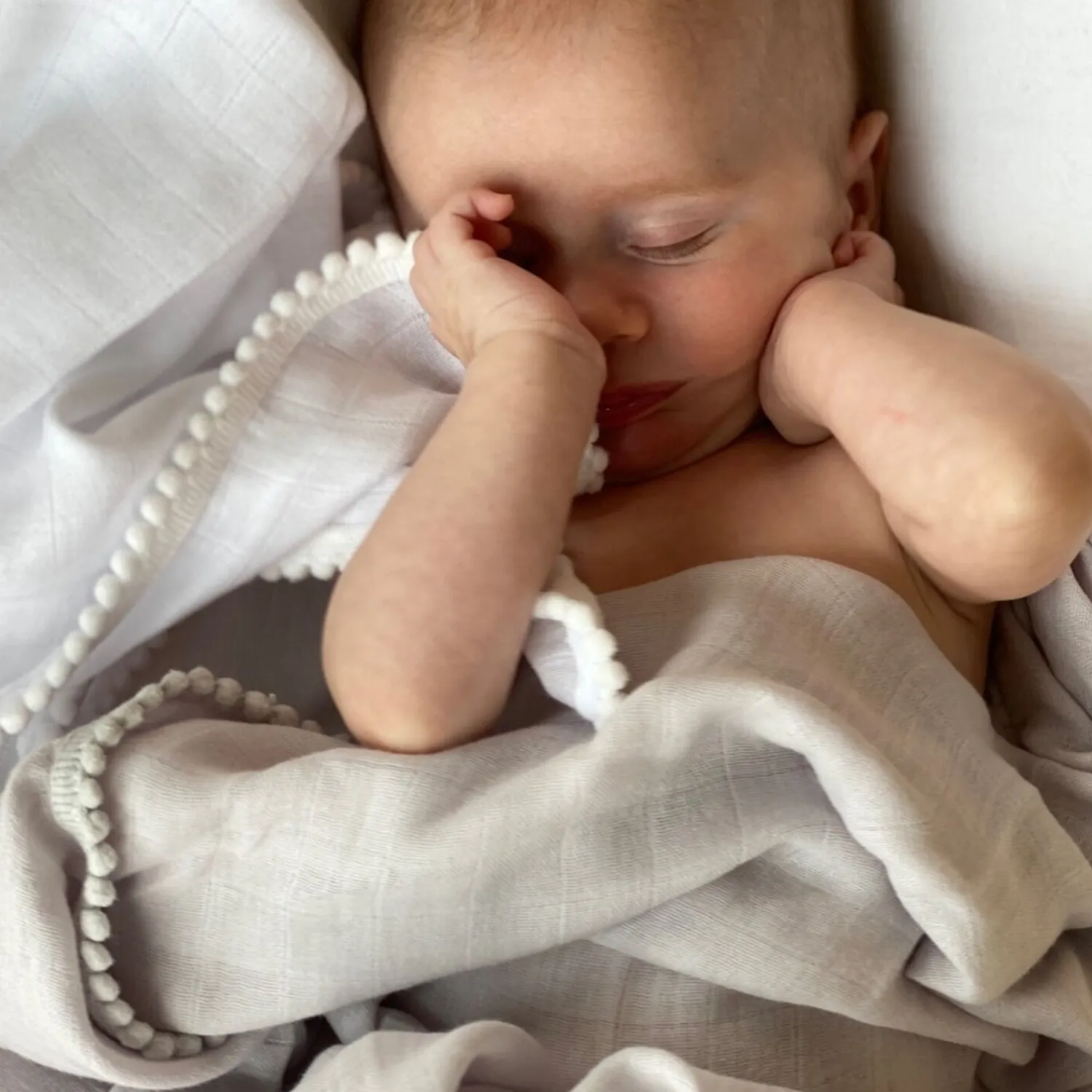 - Tæppe/klud - Pom Pom Muslin Blankets (2-pack) - Hvid/Støvet Grå^Jack o Juno Best