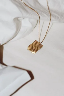 - Halskæde "Square Chips" - Guld*JUKSEREI Hot