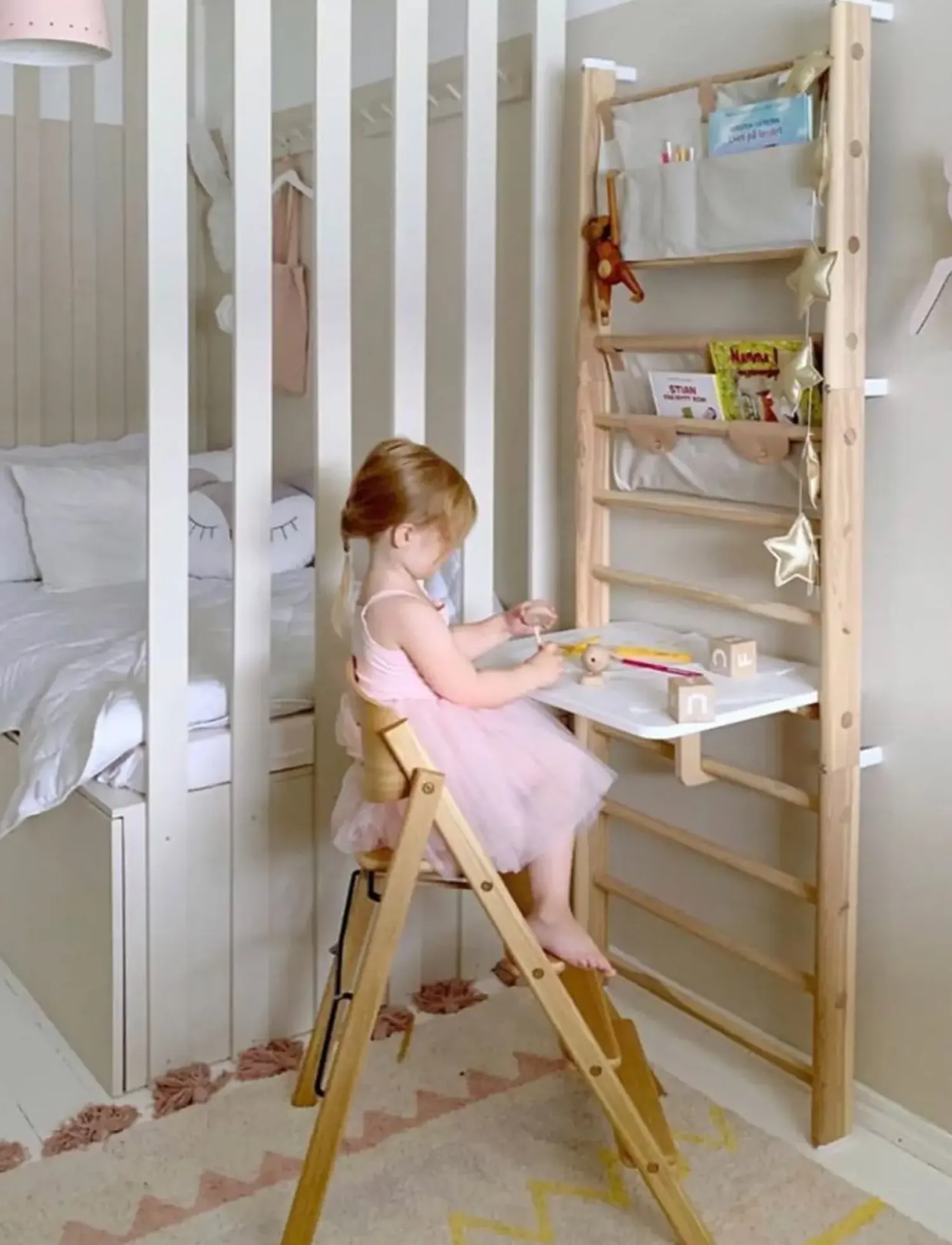 - Skrivebord til ribbevæg - Hvid^KAOS