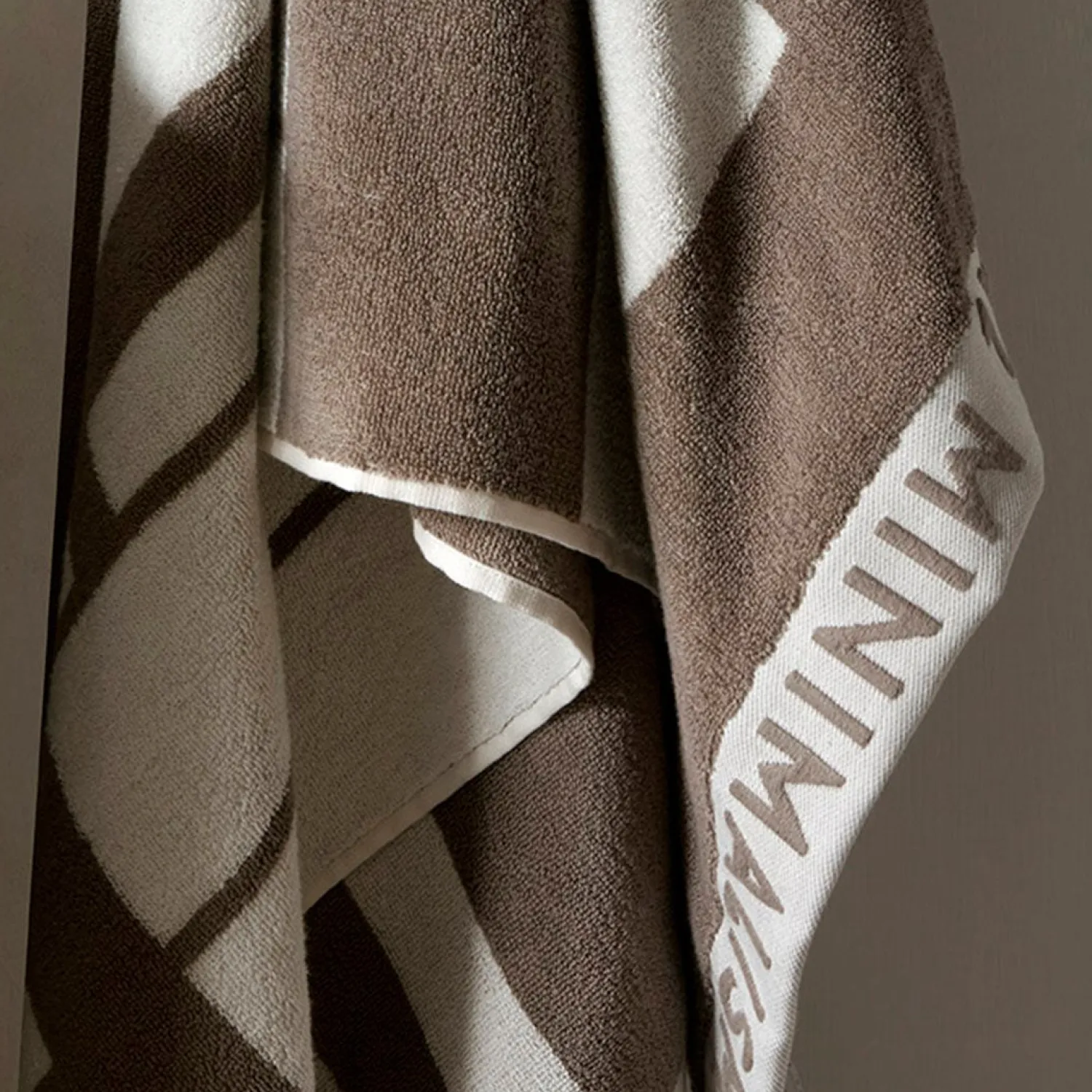 - Håndklæde - Minimal Towel - Beige - L^Kristina Dam Best