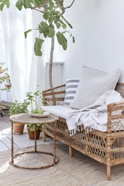 - Olivia plaid 170x130 cm. beige stribet*Lene Bjerre