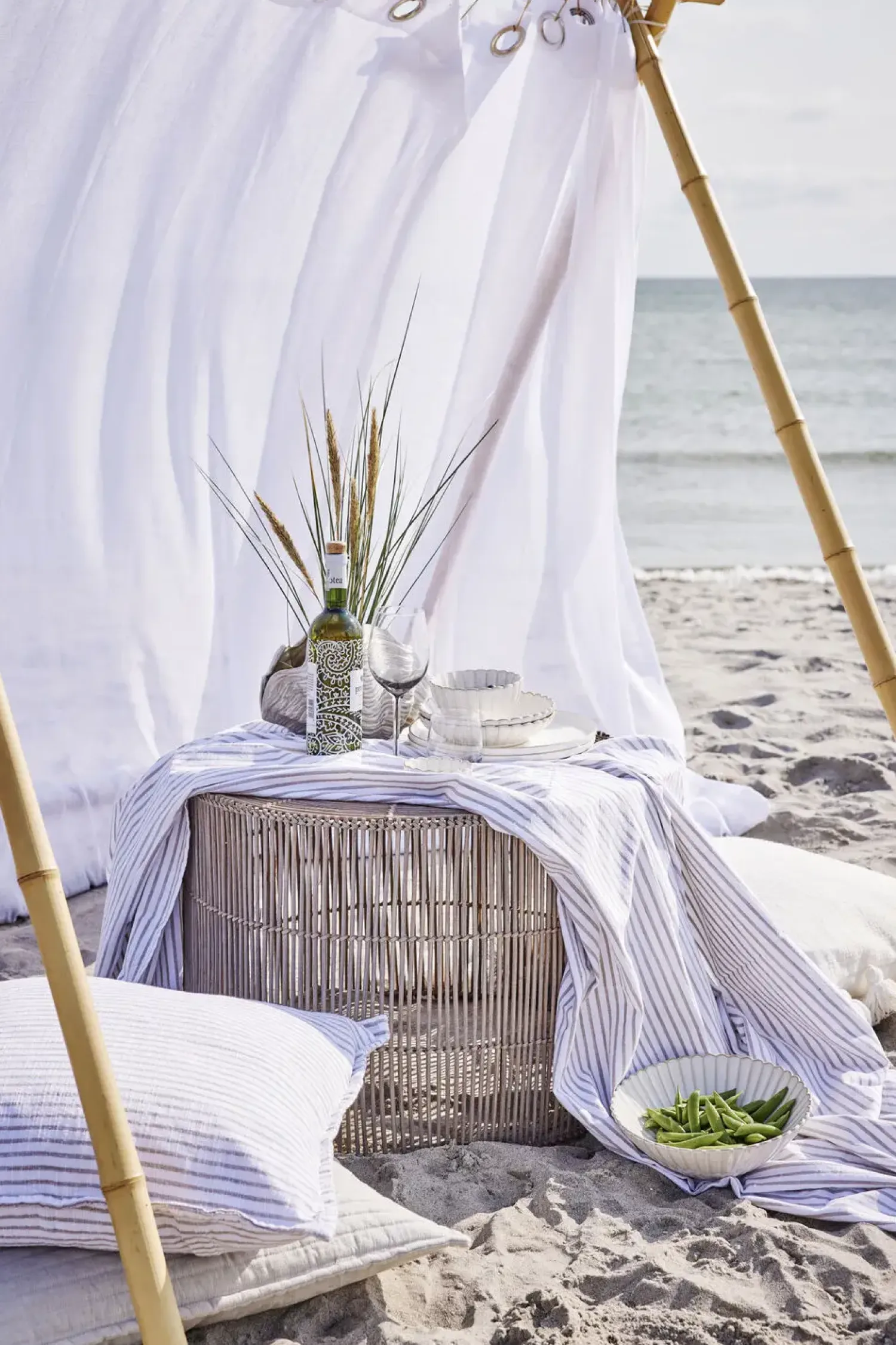 - Olivia pude 60x60 cm. sand stribet*Lene Bjerre Hot