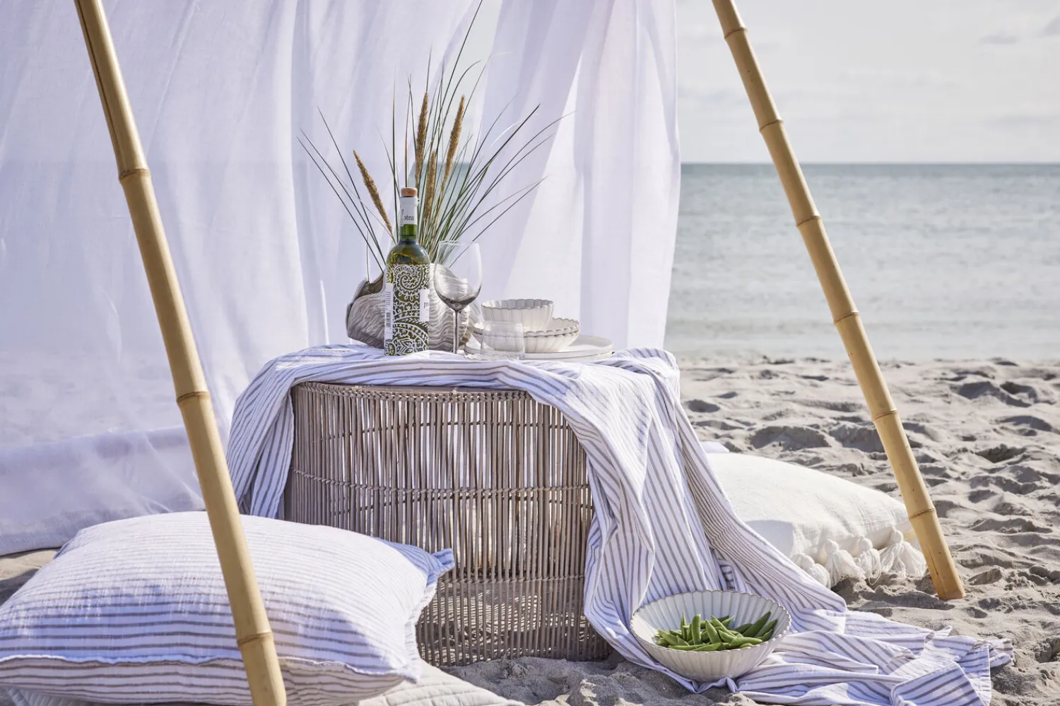 - Olivia pude 60x60 cm. sand stribet*Lene Bjerre Hot