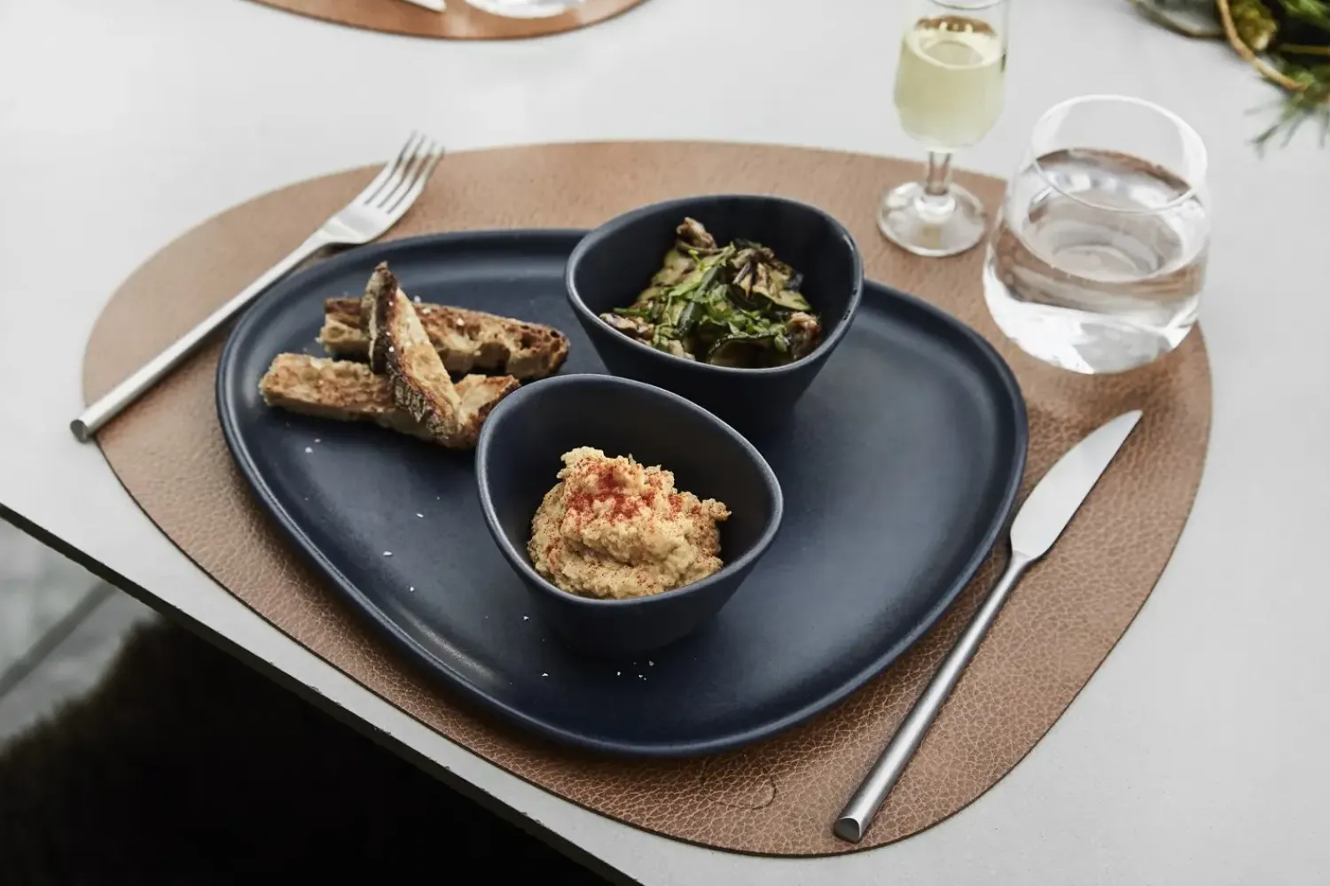 - Stoneware tallerken, Dinner Plate, Sort^LindDNA