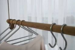 bøjlestang - Swing 80 cm (nature oak/nature lether cord)*LindDNA Sale