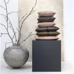 - fløjl pude Corduroy - Sand farvet (50x50 cm)*Louise Smærup Outlet