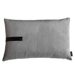 - Pude Corduroy - Icecold Grey (40x60 cm)^Louise Smærup Online