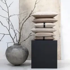 - Pude Phobos - Dark Sand (40x60 cm)^Louise Smærup Clearance