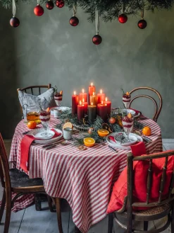 - Dug - Misty - Square - Real Red / Rød - 145x300 cm*Lovely Linen Sale