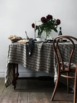 - Misty Dug - Stripe Black/Sort Stribet - 145x300 cm*Lovely Linen New