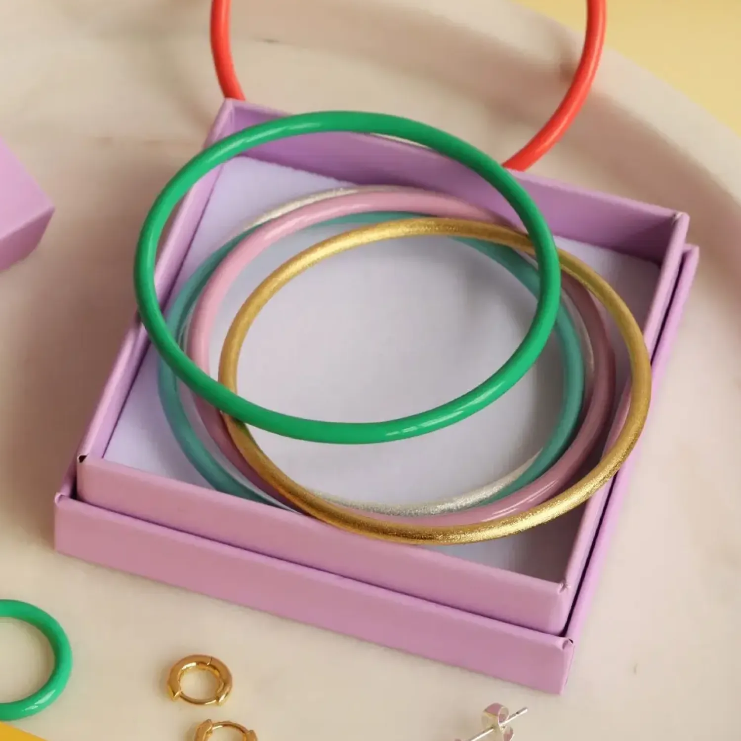 - Armbånd - Color Bangle - Buttercream - Ø 6,5 cm^LULU Copenhagen Sale