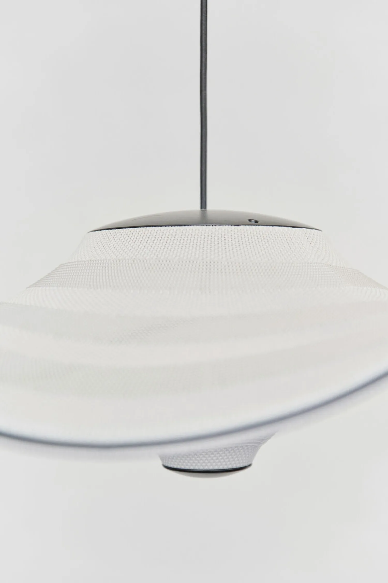 - Pendellampe - Flying Ø96 - Ivory White^Made by Hand