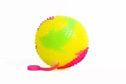 - Bold med lys og pigget overflade, assorteret farve, pris er for 1 stk.*Magni Clearance