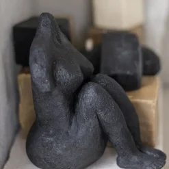 - ART PIECE Sitting Woman - Sort^Mette Ditmer Sale