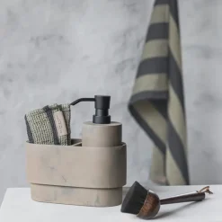 - ATTITUDE dispenser (høj) - Ochre^Mette Ditmer Hot