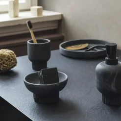 - ATTITUDE sæbeskål - Sort^Mette Ditmer Best