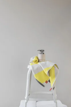 - DIAGONAL bath towel - Yellow*Mette Ditmer Outlet