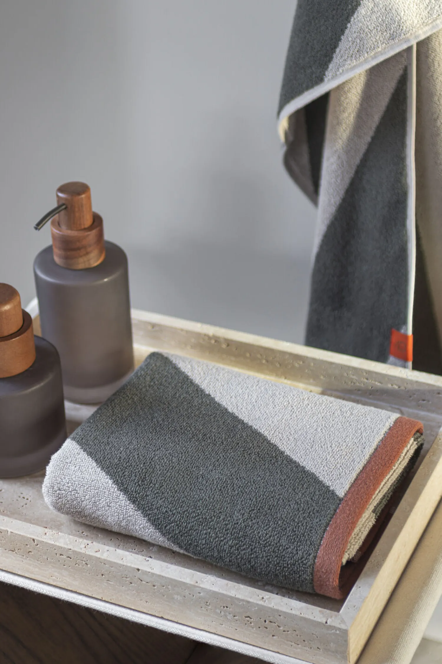 - DIAGONAL towel - Dark olive*Mette Ditmer Online