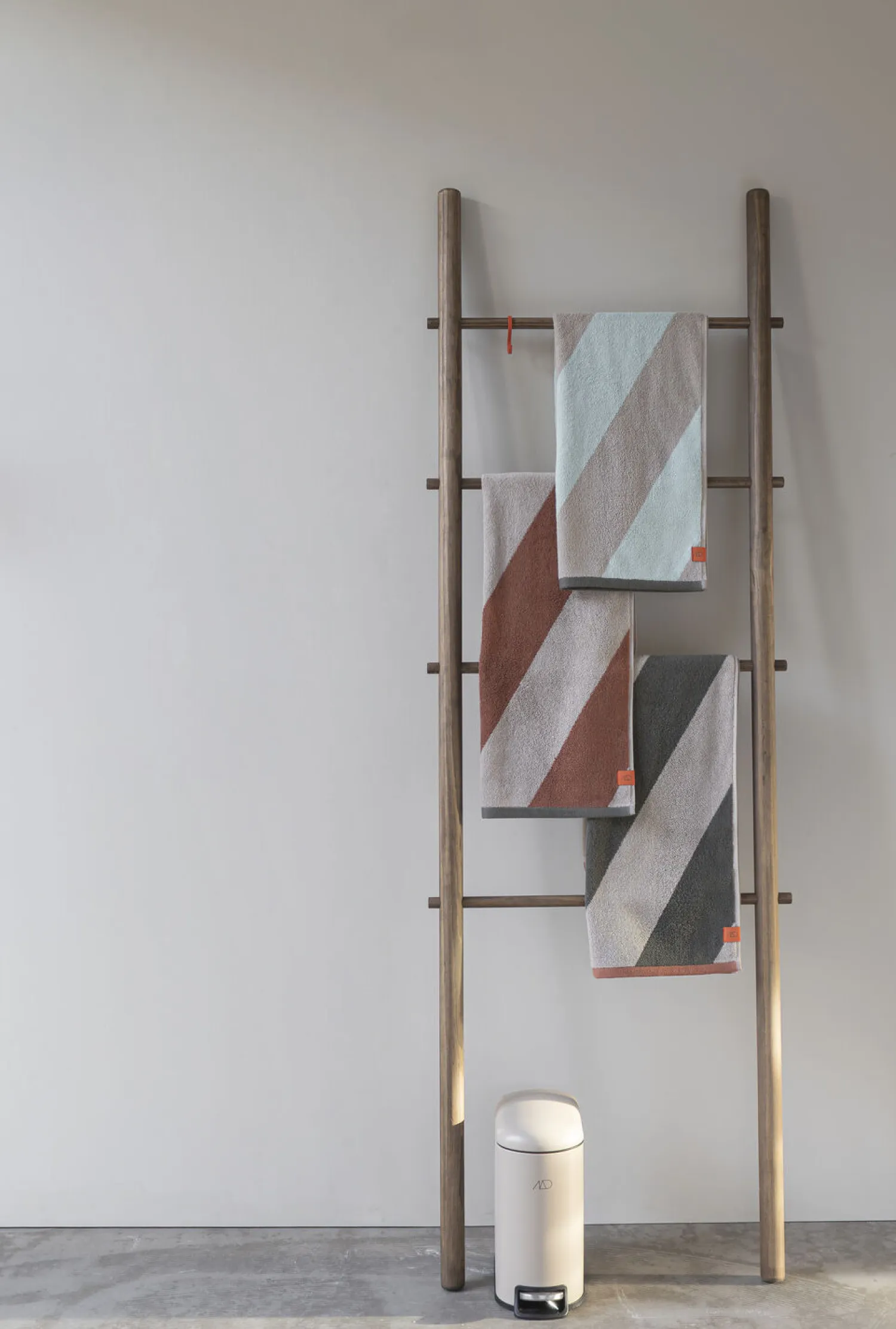 - DIAGONAL towel - Dark olive*Mette Ditmer Online