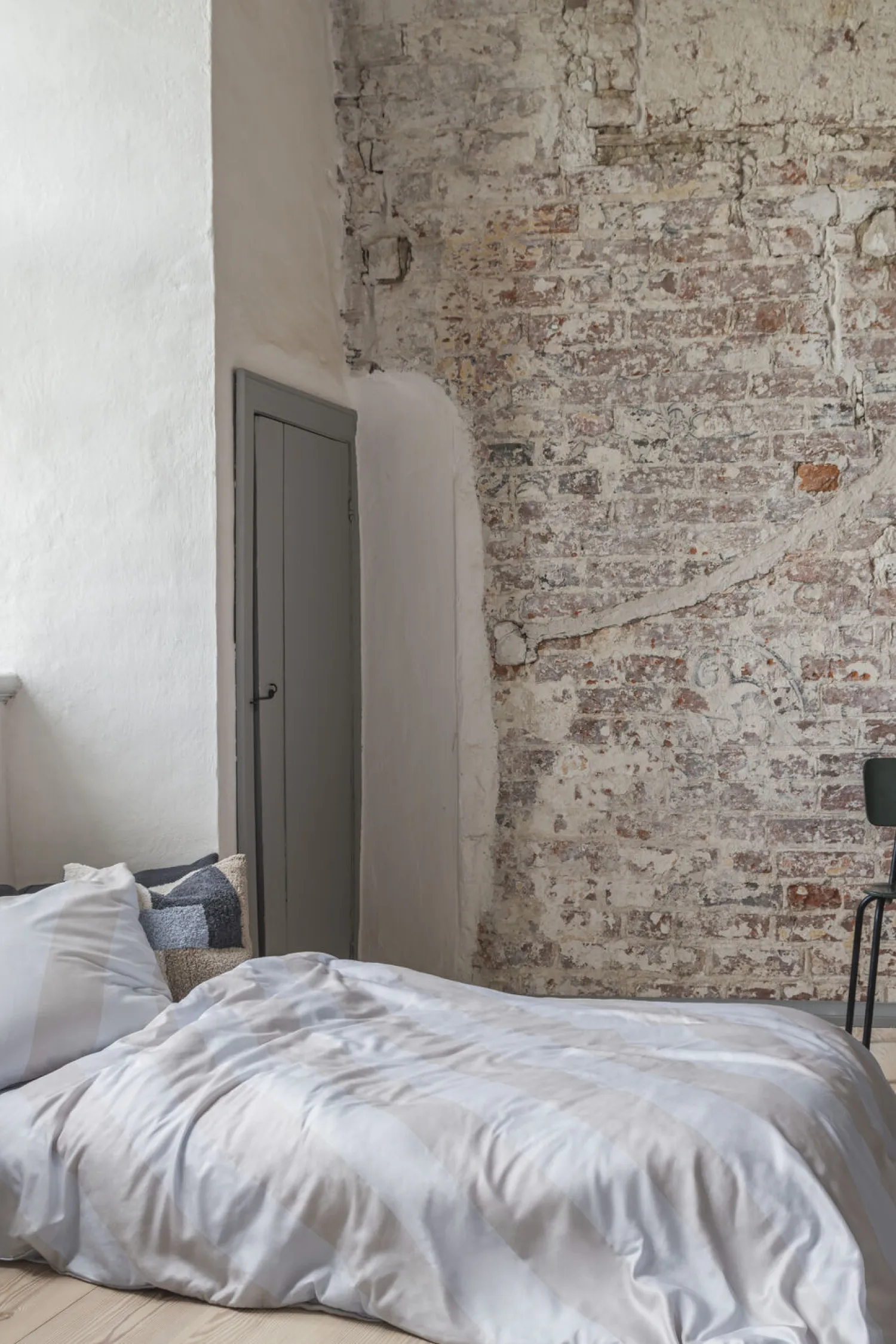 - DIAGONAL-sengesæt - Light grey/Sand - W140 x L200 cm*Mette Ditmer