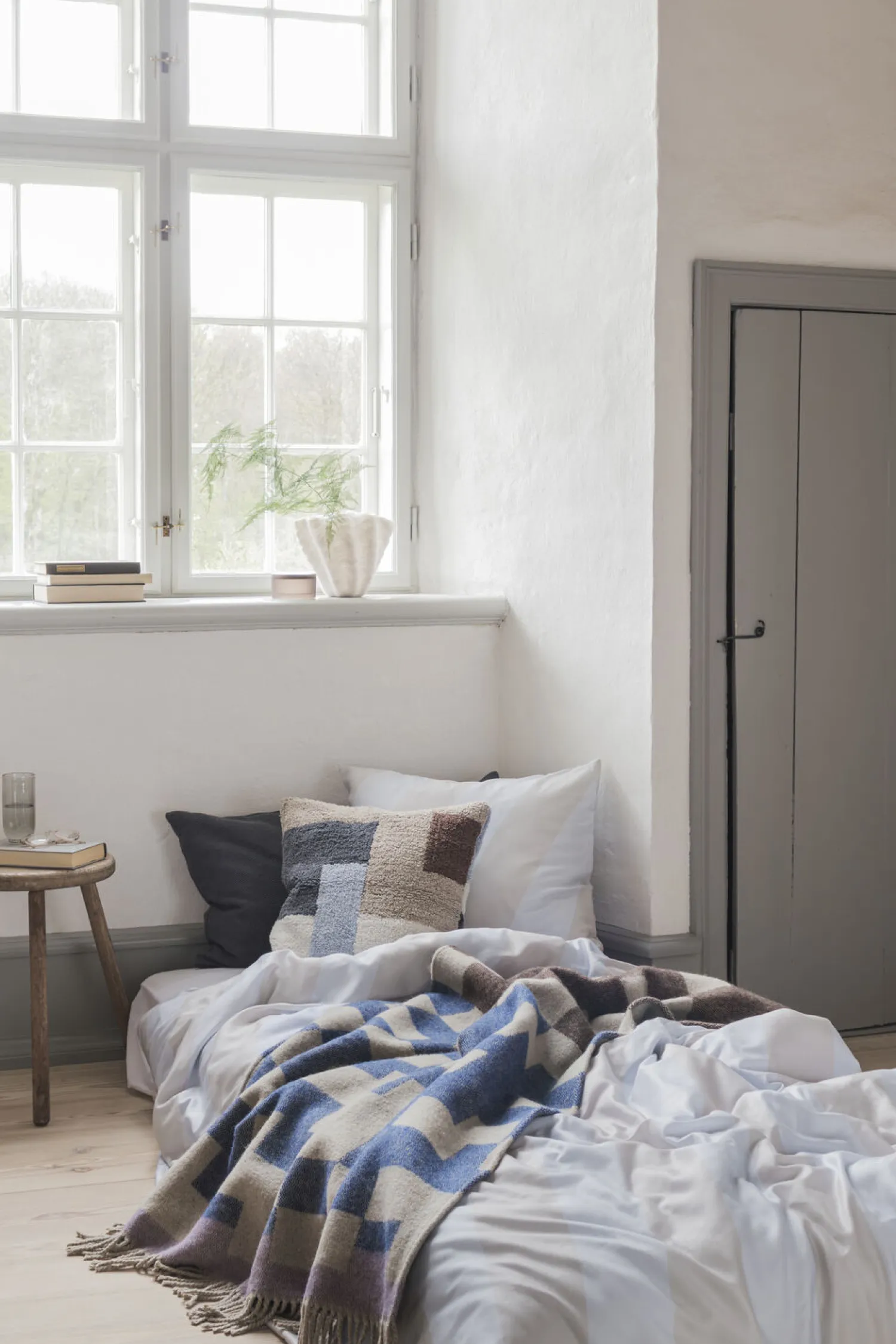 - DIAGONAL-sengesæt - Light grey/Sand - W140 x L200 cm*Mette Ditmer