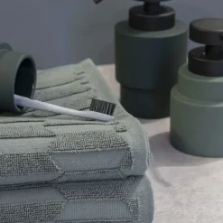 - GEO håndklæde - 50x95 cm - Pine Green - grøn^Mette Ditmer Hot