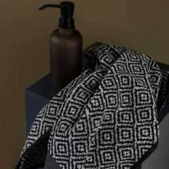 - MAROKKO håndklæde, sort/hvid*Mette Ditmer Clearance