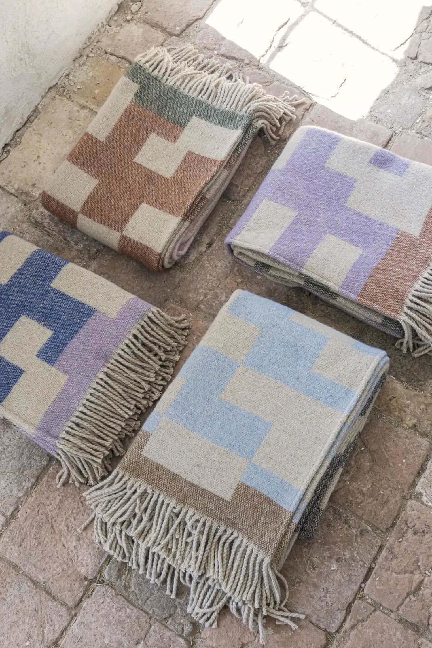 - MAZE-plaid - Light blue - W130 x L190 cm*Mette Ditmer Outlet