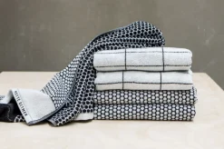 - TILE gæstehåndklæde, 2 stk., Sort / Off-white*Mette Ditmer Online