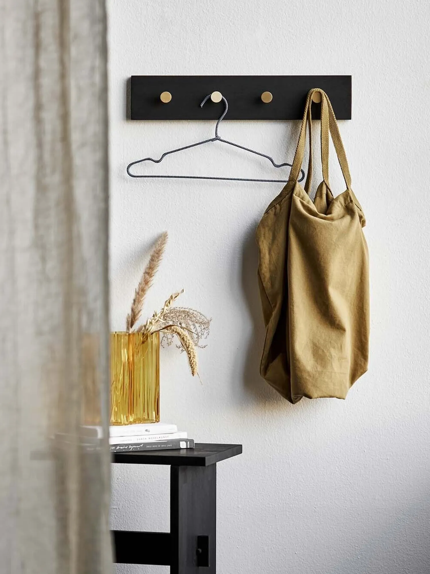 - HANG bøjle - sort og hvid*Moudhome Clearance