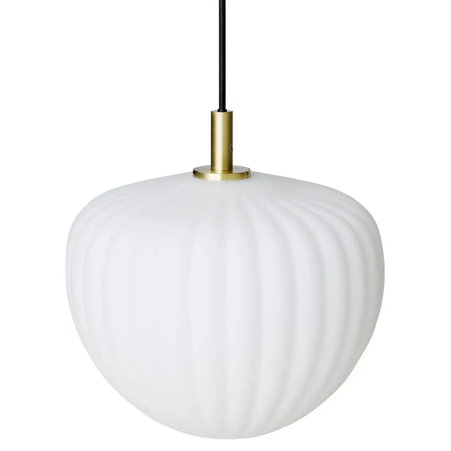 - Lampe - MOMA pendel - Opal glas og børstet Messing*Moudhome Clearance